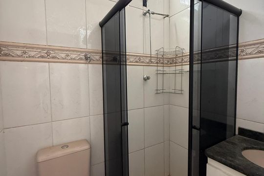 Banheiro social de casa para alugar com 4 quartos, 360m² em Pindorama, Belo Horizonte