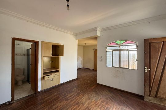 Sala de casa à venda com 4 quartos, 360m² em Pindorama, Belo Horizonte