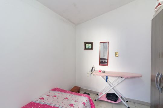 Quarto 2 de casa à venda com 3 quartos, 130m² em Conjunto Residencial José Bonifácio, São Paulo