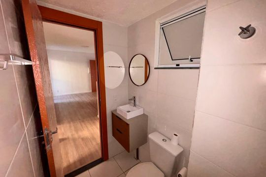 Banheiro de apartamento para alugar com 2 quartos, 48m² em Granja Viana, Cotia