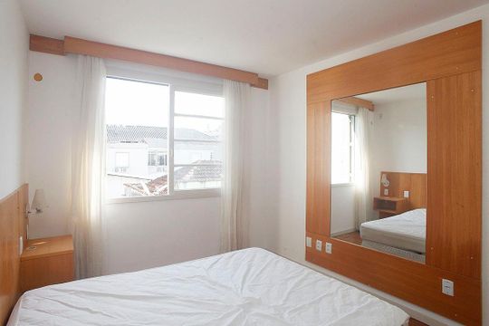 Quarto 2 de apartamento para alugar com 2 quartos, 69m² em Higienópolis, Porto Alegre