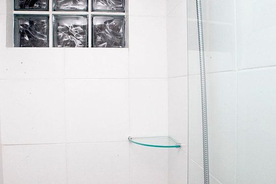 Banheiro 1 Quarto Suíte de apartamento para alugar com 2 quartos, 69m² em Higienópolis, Porto Alegre