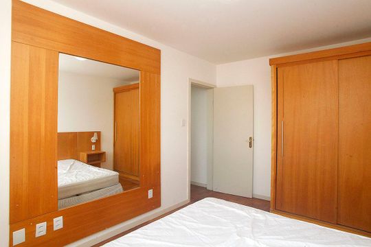 Quarto 2 de apartamento para alugar com 2 quartos, 69m² em Higienópolis, Porto Alegre