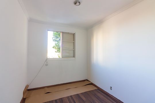 Quarto 2 de apartamento para alugar com 2 quartos, 48m² em Quitaúna, Osasco