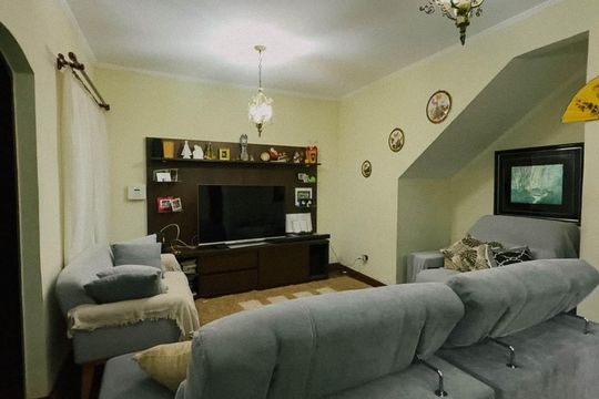 Sala de casa para alugar com 3 quartos, 240m² em Jardim Triana, São Paulo