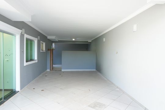 Garagem de casa para alugar com 4 quartos, 232m² em Jardim Acapulco, São Carlos