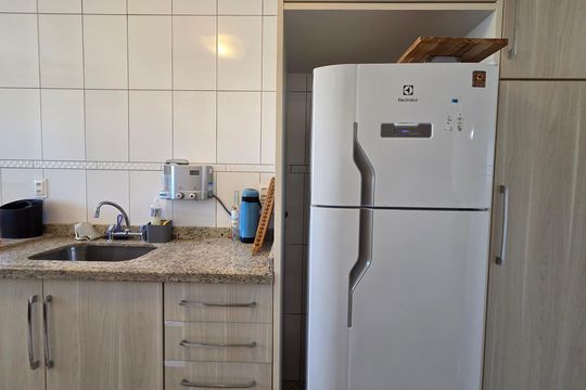 Cozinha de apartamento para alugar com 3 quartos, 129m² em Guilhermina, Praia Grande