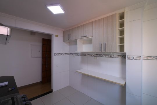 Cozinha de apartamento para alugar com 3 quartos, 72m² em Jardim Prudência, Diadema