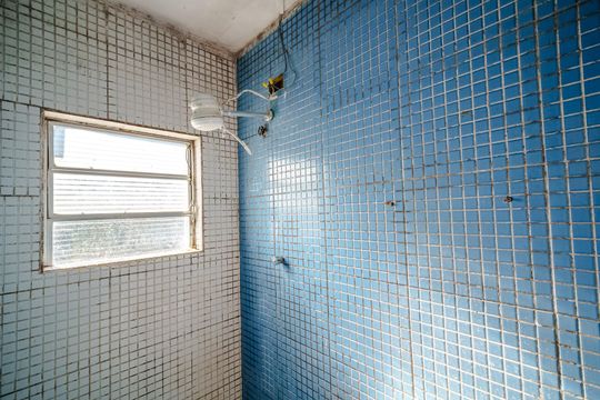 Banheiro de kitnet/studio para alugar com 1 quarto, 35m² em Jardim Paulo Vi, São Paulo