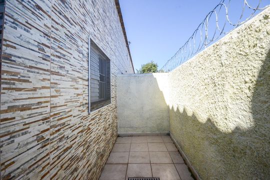 Quintal dos fundos de casa para alugar com 1 quarto, 70m² em Vila Mangalot, São Paulo
