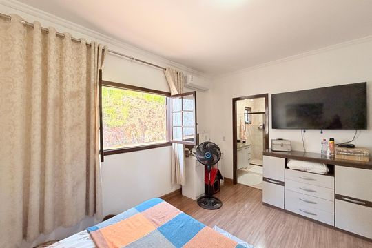 Suíte de casa à venda com 3 quartos, 262m² em Jardim Caçula, Jundiaí
