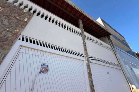Fachada de casa à venda com 3 quartos, 262m² em Jardim Caçula, Jundiaí
