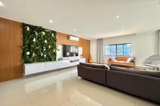 Sala de casa à venda com 3 quartos, 500m² em Jabaquara, São Paulo