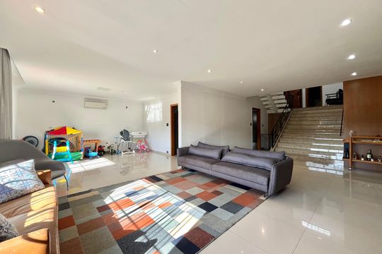 Sala de casa à venda com 3 quartos, 500m² em Jabaquara, São Paulo