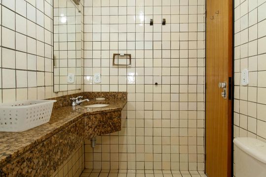 Banheiro de apartamento para alugar com 1 quarto, 40m² em Cerqueira César, São Paulo