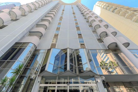 Fachada do Prédio de apartamento para alugar com 1 quarto, 40m² em Cerqueira César, São Paulo