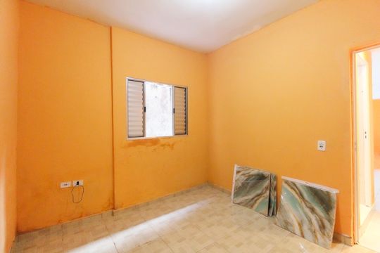 Quarto 2 de casa para alugar com 2 quartos, 85m² em Parque Guaianazes, São Paulo