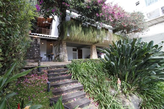 Jardim de casa à venda com 4 quartos, 250m² em Buritis, Belo Horizonte