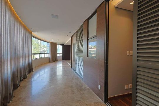 Corredor de apartamento para alugar com 3 quartos, 245m² em Vale do Sereno, Nova Lima