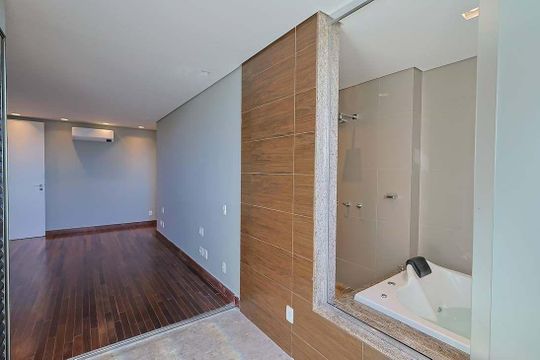 Banheiro da Suíte 3 de apartamento para alugar com 3 quartos, 245m² em Vale do Sereno, Nova Lima