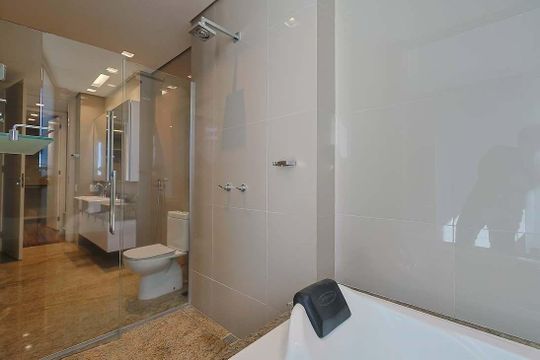 Banheiro da Suíte 3 de apartamento para alugar com 3 quartos, 245m² em Vale do Sereno, Nova Lima