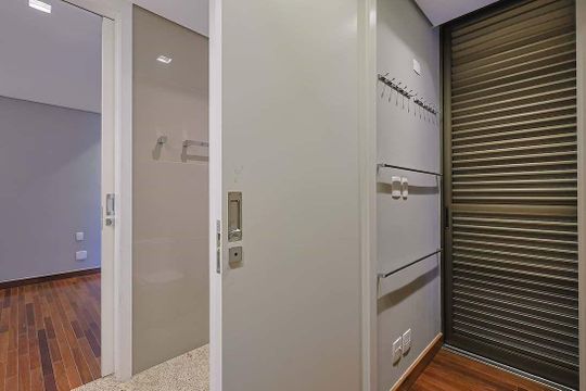 Closet da Suíte 2 de apartamento para alugar com 3 quartos, 245m² em Vale do Sereno, Nova Lima