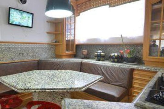 Cozinha de casa para alugar com 11 quartos, 700m² em Santa Tereza, Porto Alegre