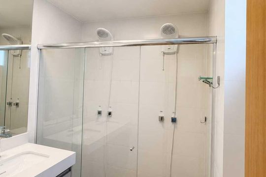 Banheiro social de apartamento para alugar com 3 quartos, 97m² em Setor Bueno, Goiânia