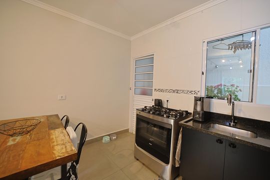 Cozinha de casa de condomínio à venda com 2 quartos, 65m² em Vila Ré, São Paulo