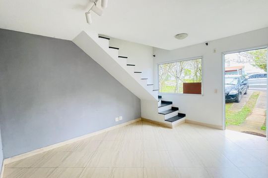 Sala de casa de condomínio para alugar com 3 quartos, 91m² em Jardim Isis, Cotia
