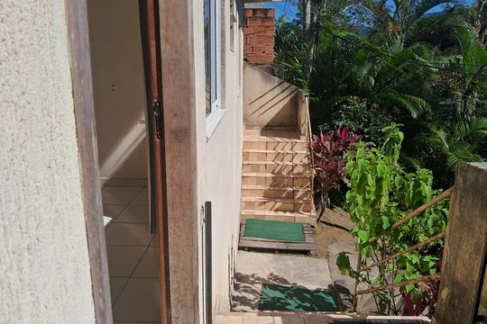 Área externa de kitnet/studio para alugar com 1 quarto, 25m² em Vargem Grande, Rio de Janeiro