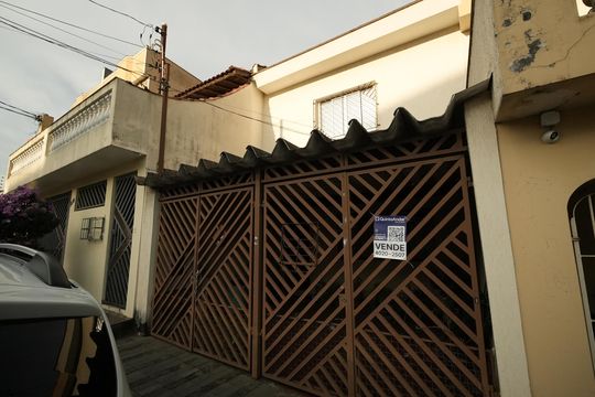 Fachada de casa à venda com 2 quartos, 109m² em Vila Camilópolis, Santo André