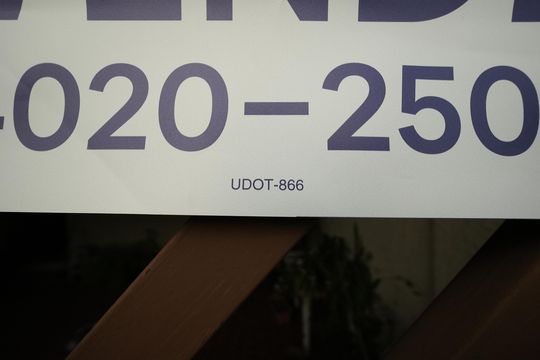 Placa de casa à venda com 2 quartos, 109m² em Vila Camilópolis, Santo André