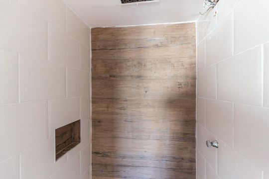 Banheiro de kitnet/studio para alugar com 1 quarto, 28m² em Campos Elíseos, São Paulo
