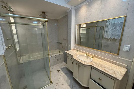 Banheiro social de casa para alugar com 2 quartos, 240m² em Centro, Ribeirão Pires