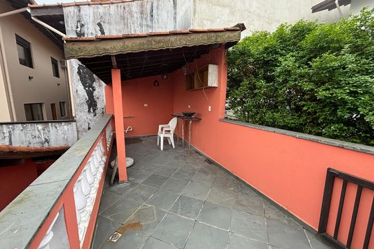 Quintal dos fundos  de casa para alugar com 2 quartos, 240m² em Centro, Ribeirão Pires