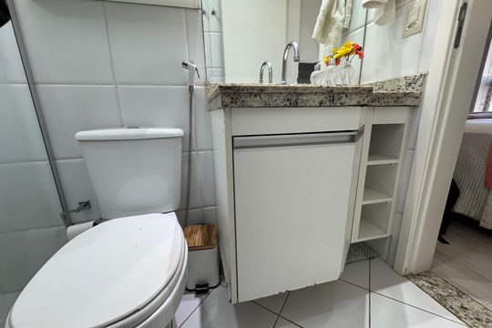 Banheiro da suíte 1 de apartamento à venda com 3 quartos, 77m² em Águas Claras, Brasília