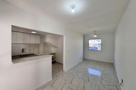 Sala de apartamento para alugar com 3 quartos, 90m² em Vargem Grande, Rio de Janeiro