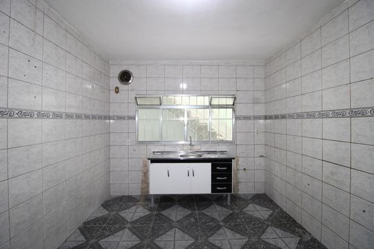Cozinha de casa para alugar com 2 quartos, 120m² em Conjunto Habitacional Santa Etelvina Ii, São Paulo