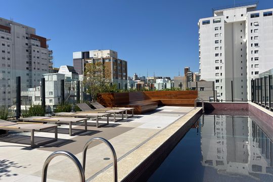 Piscina  de kitnet/studio para alugar com 1 quarto, 21m² em Cerqueira César, São Paulo