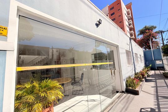 Fachada de casa à venda com 4 quartos, 320m² em Brooklin, São Paulo