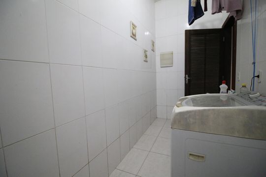 Área de Serviço de casa de condomínio para alugar com 4 quartos, 420m² em Taquara, Rio de Janeiro