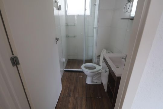 Banheiro de apartamento à venda com 2 quartos, 47m² em Estância Velha, Canoas