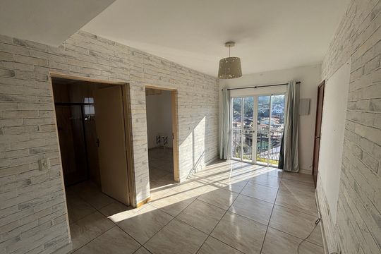 Sala de apartamento para alugar com 2 quartos, 48m² em Colônia, Ribeirão Pires