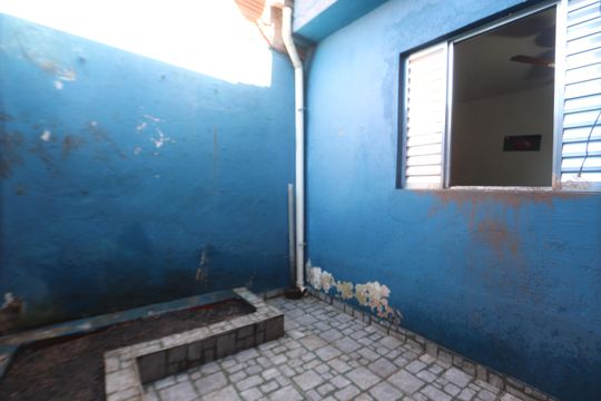 Quintal e Lavanderia de casa à venda com 3 quartos, 144m² em Jardim Clara Regina, São Paulo