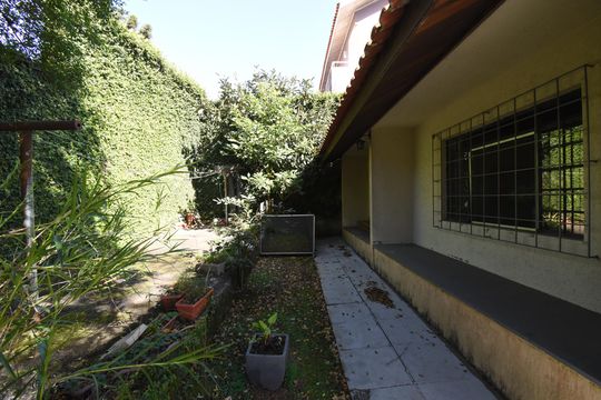 Área externa de casa à venda com 4 quartos, 220m² em Mossunguê, Curitiba