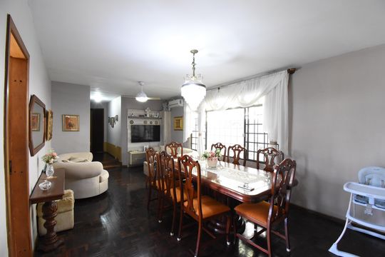 Sala 2 de casa à venda com 4 quartos, 220m² em Mossunguê, Curitiba