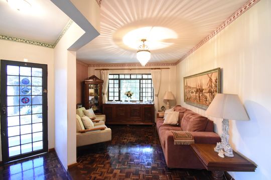 Casa à venda com 4 quartos, 220m² em Mossunguê, Curitiba