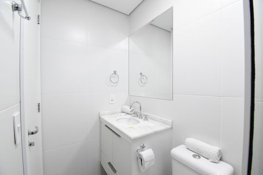 Banheiro do Studio de kitnet/studio para alugar com 1 quarto, 20m² em Centro Batel, Curitiba