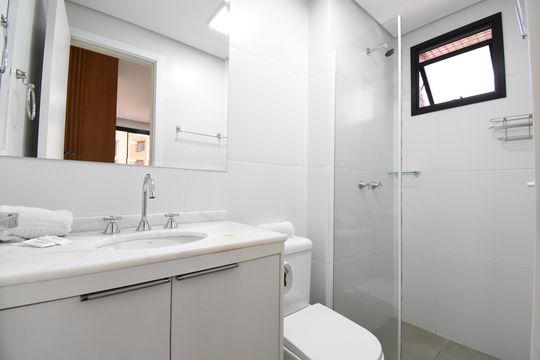 Banheiro do Studio de kitnet/studio para alugar com 1 quarto, 20m² em Centro Batel, Curitiba